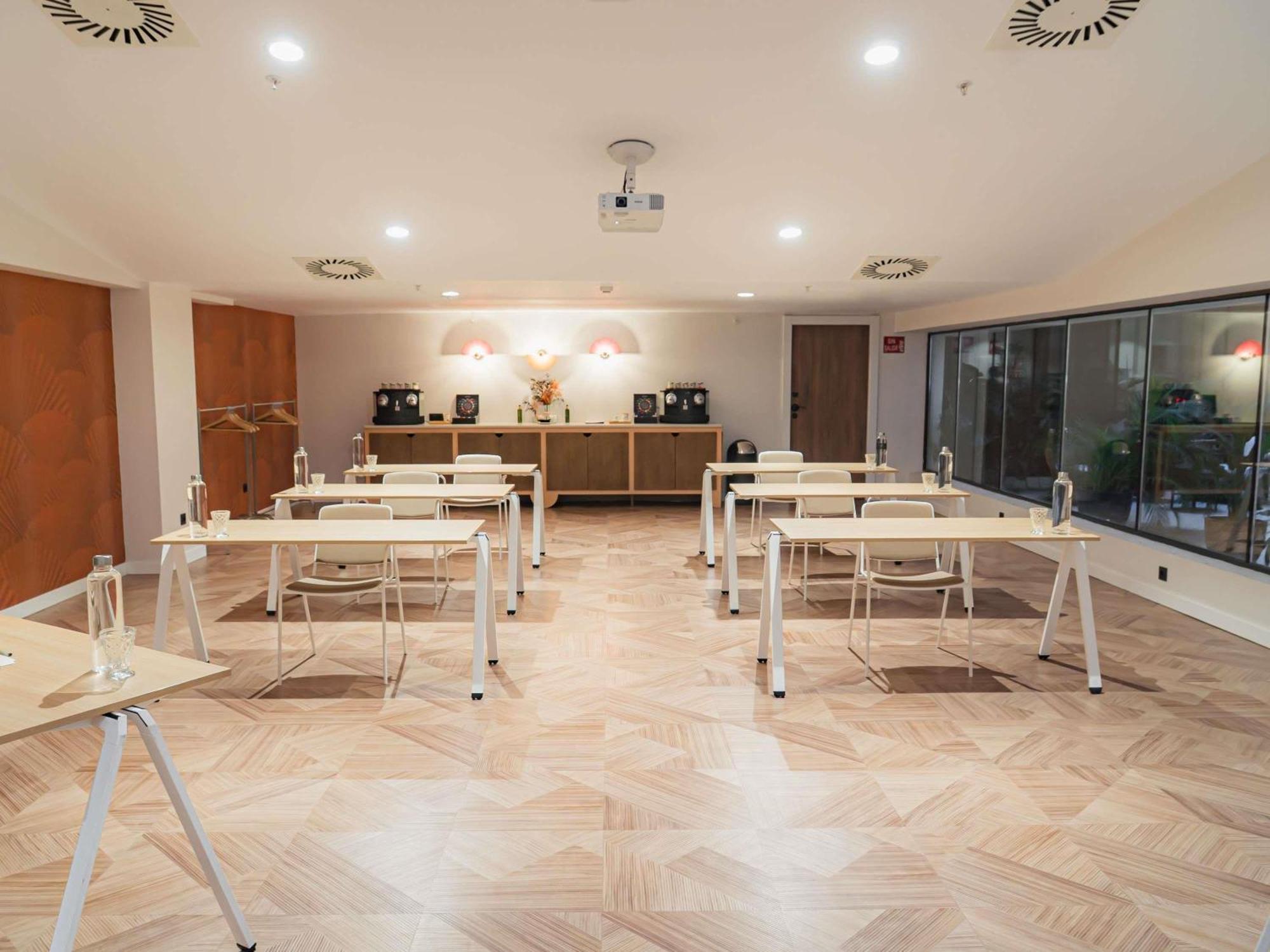 Ibis Styles Sevilla City Santa Justa エクステリア 写真