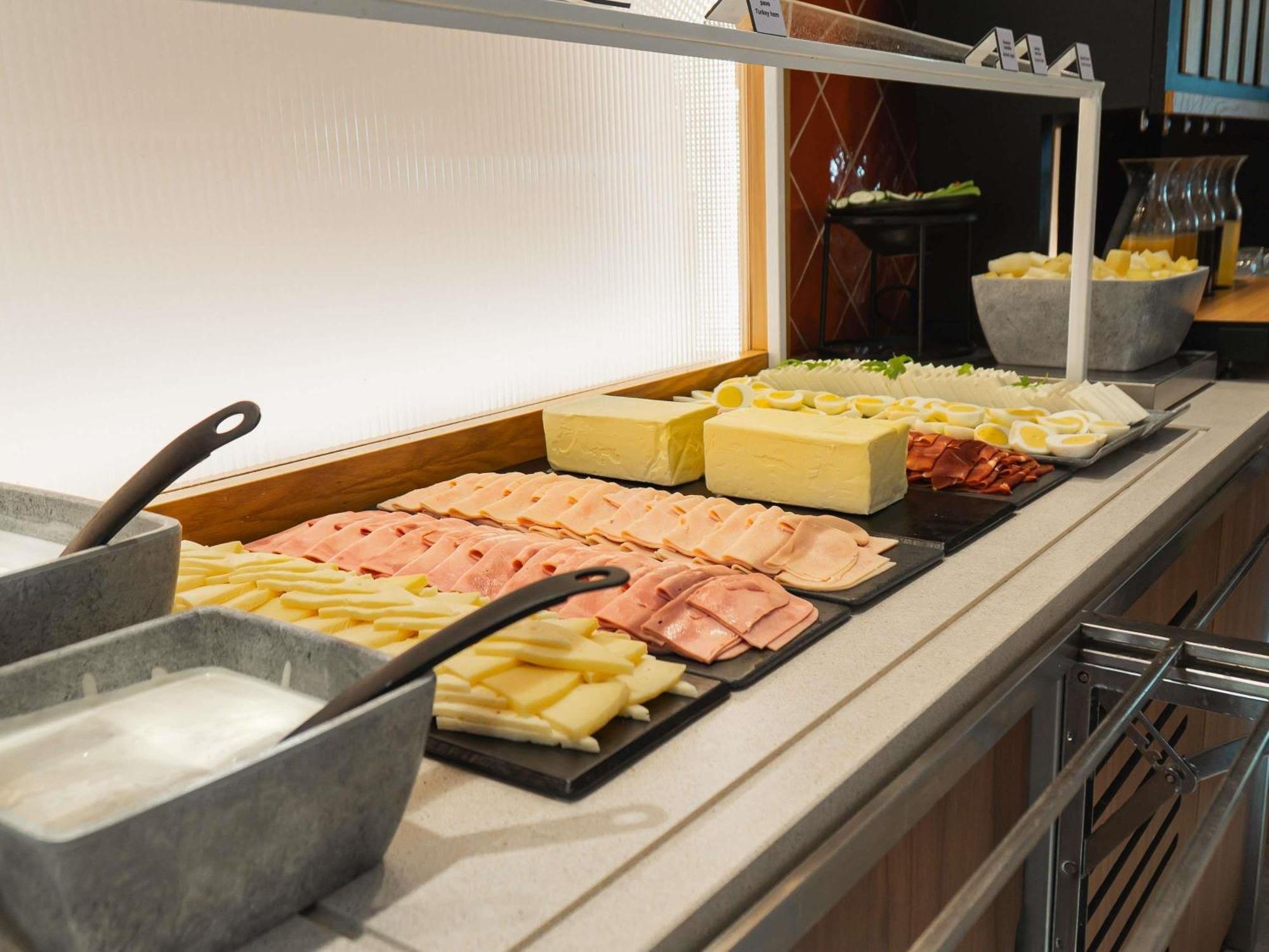 Ibis Styles Sevilla City Santa Justa エクステリア 写真
