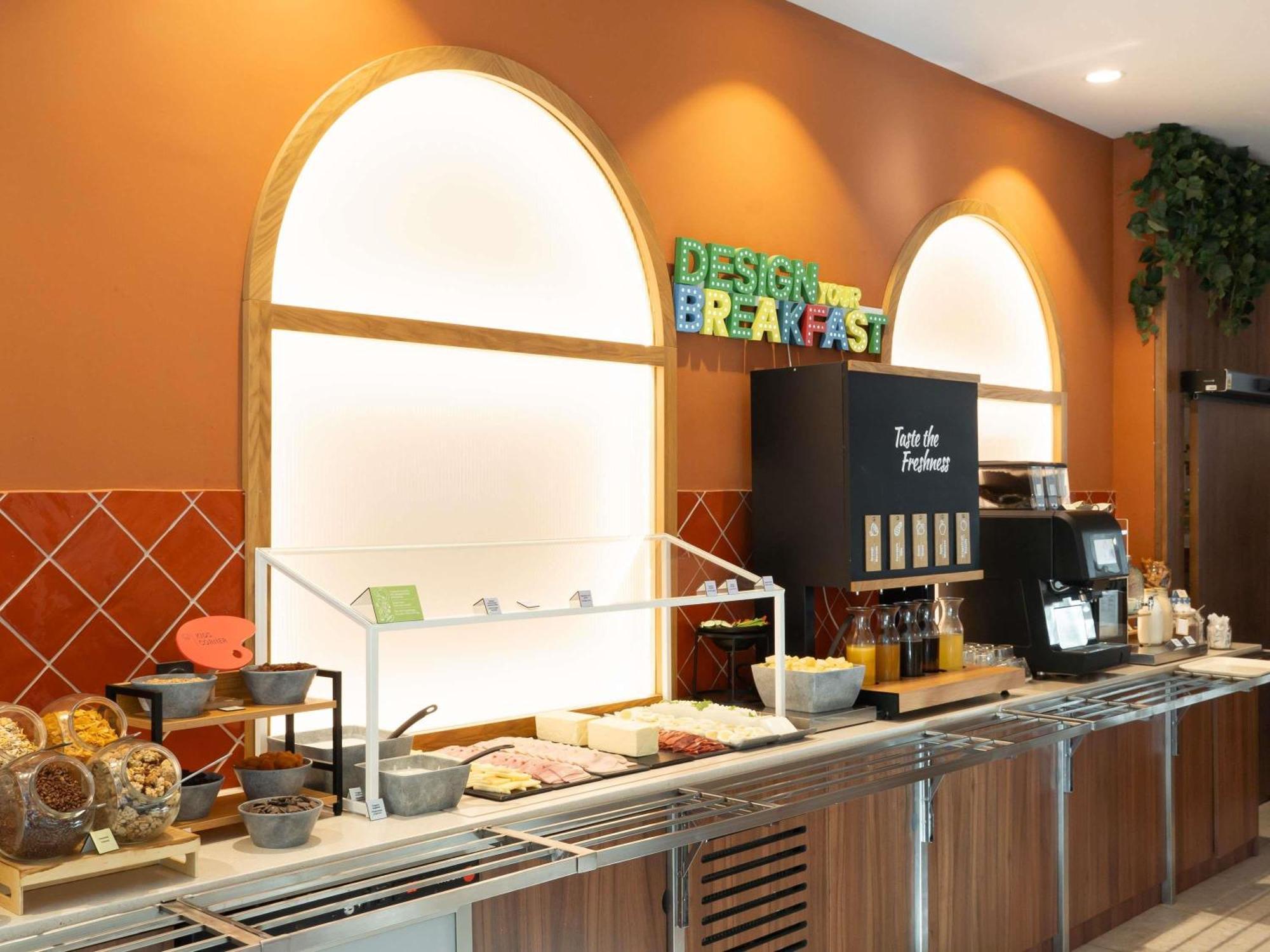 Ibis Styles Sevilla City Santa Justa エクステリア 写真