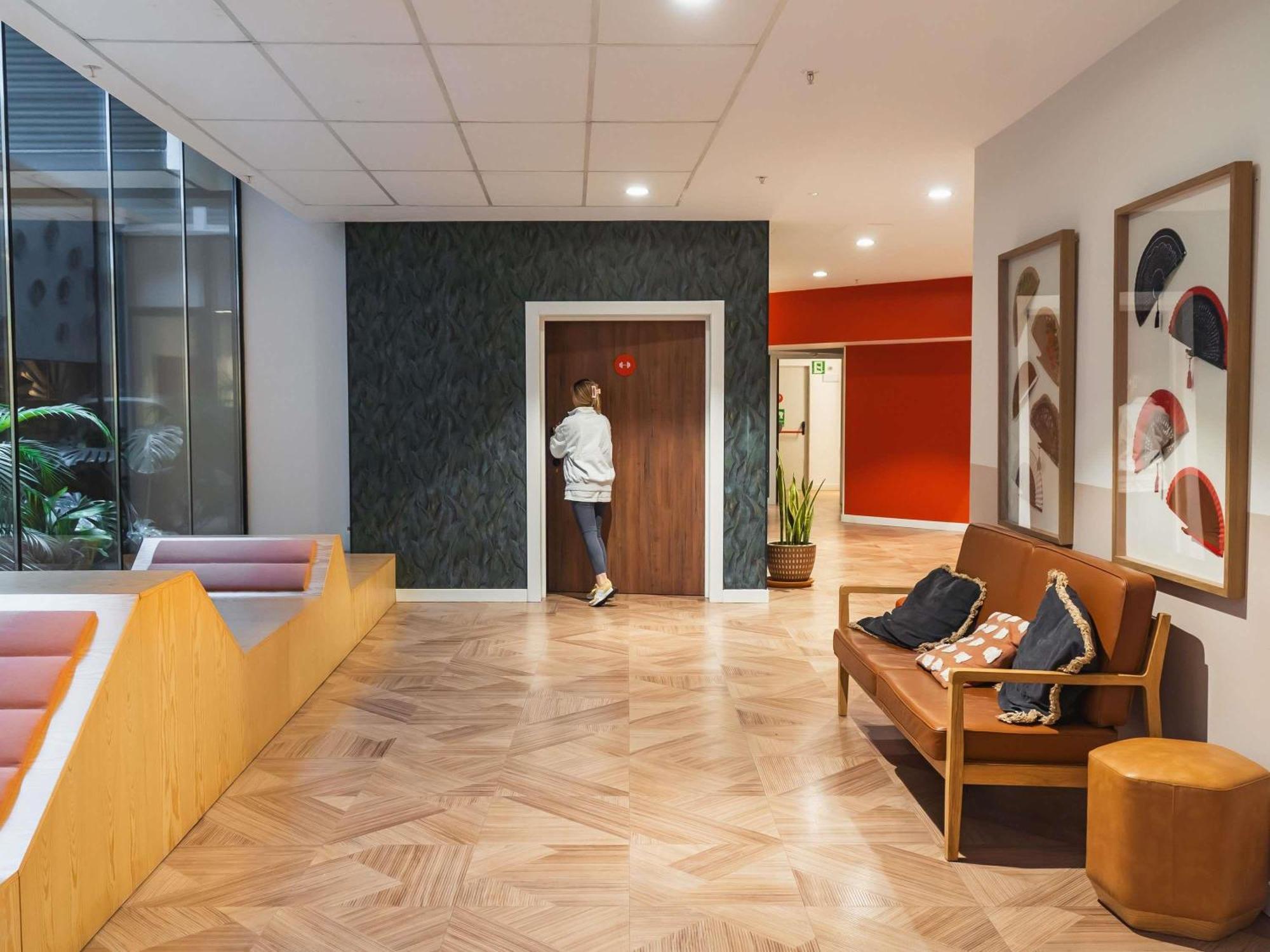 Ibis Styles Sevilla City Santa Justa エクステリア 写真